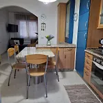 شقة Raxobrisamar